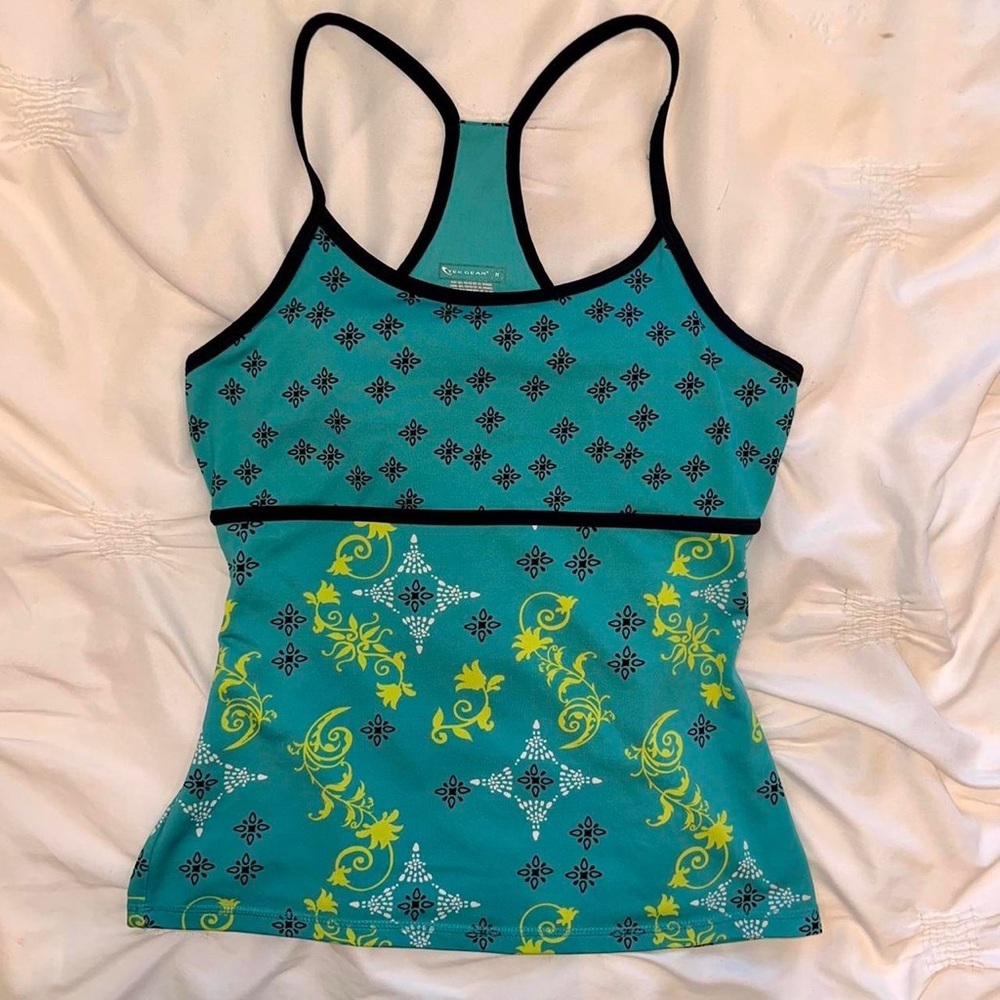 Y2K multicolor torqouise blue graphic tank top!Beautiful yellow floral pattern!
